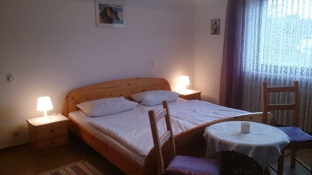 Gaestehaus Burgwald-Trekking Mittelsimtshausen Εξωτερικό φωτογραφία
