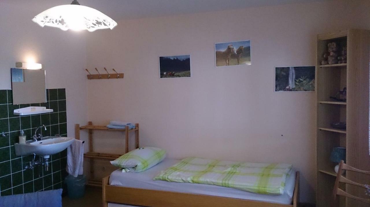 Gaestehaus Burgwald-Trekking Mittelsimtshausen Εξωτερικό φωτογραφία